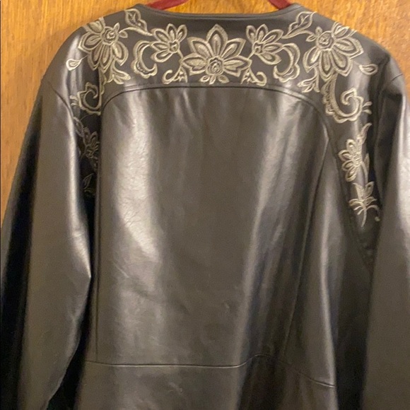 Faux leather jacket SIZE 2X New Without Tags pit to pit 48” Len. 25/26 - Picture 8 of 8